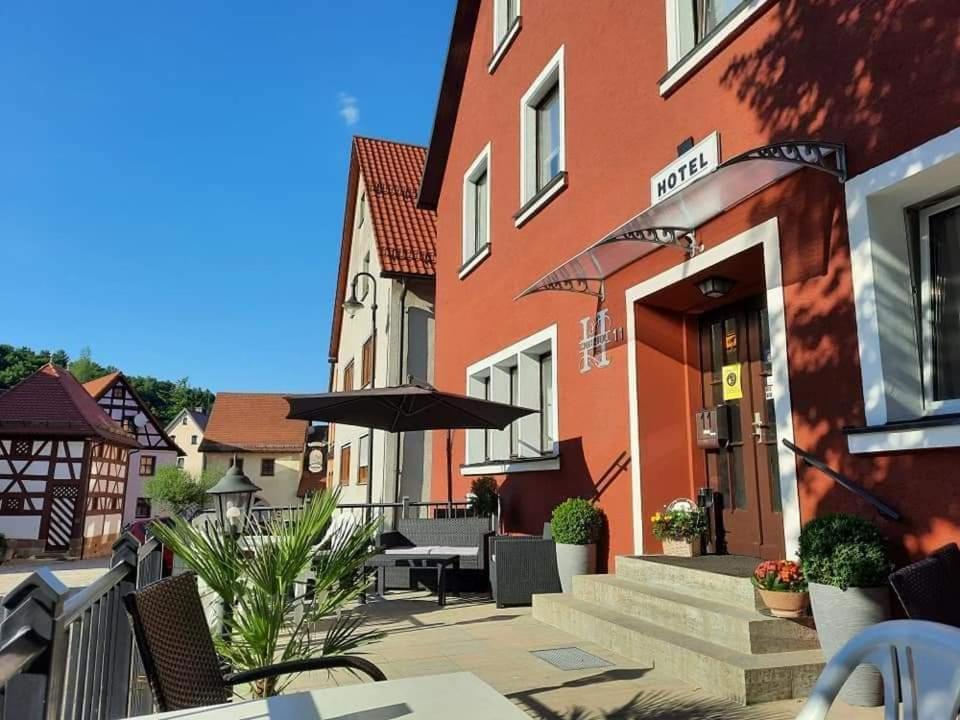 Hotel Luca Betzenstein Bagian luar foto