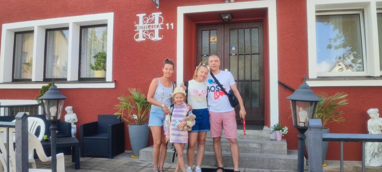 Hotel Luca Betzenstein Bagian luar foto