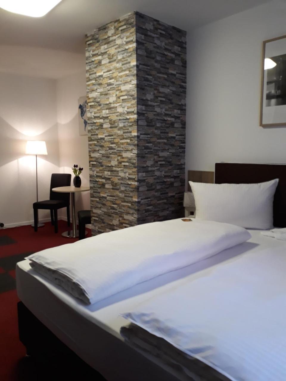 Hotel Luca Betzenstein Bagian luar foto