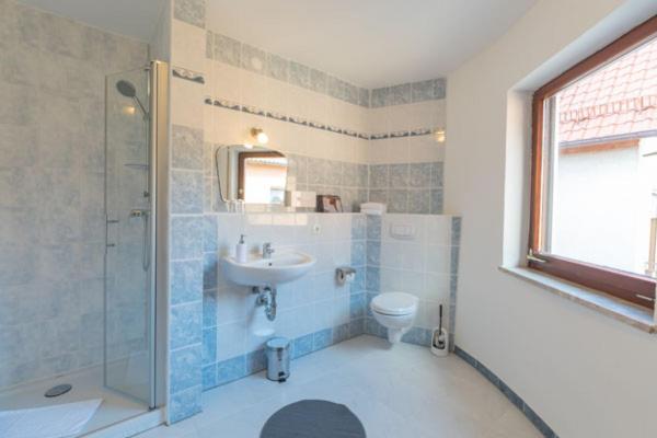 Hotel Luca Betzenstein Bagian luar foto