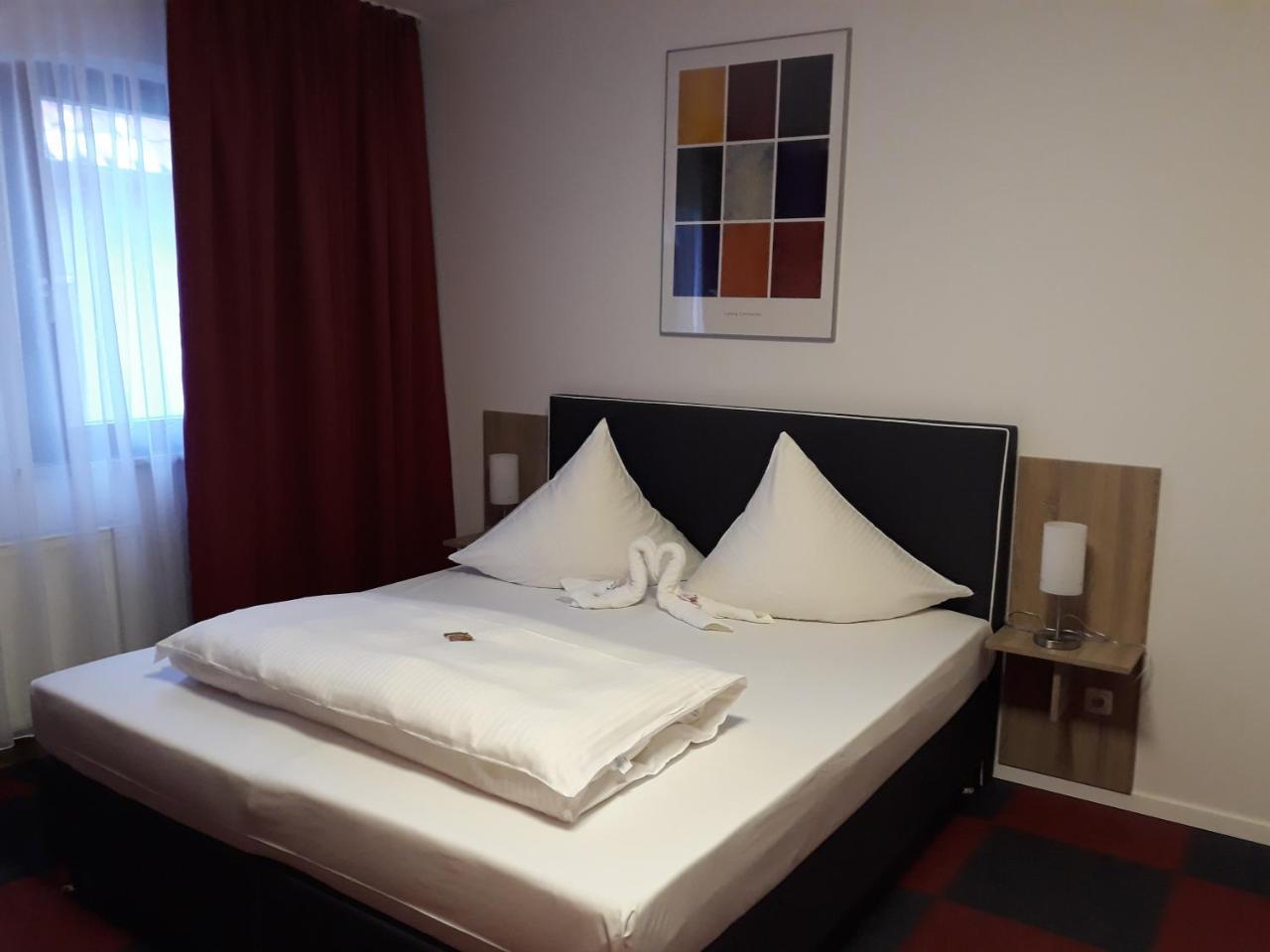 Hotel Luca Betzenstein Bagian luar foto