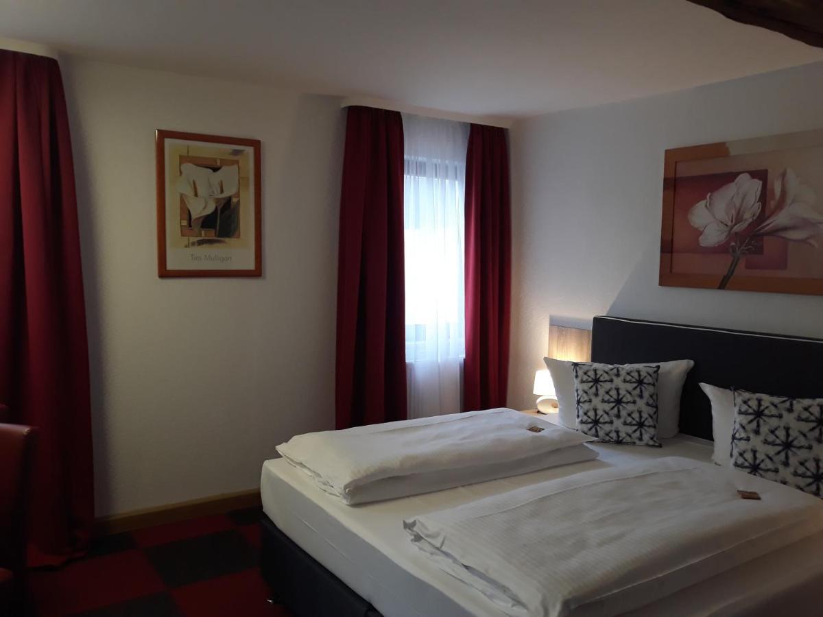 Hotel Luca Betzenstein Bagian luar foto