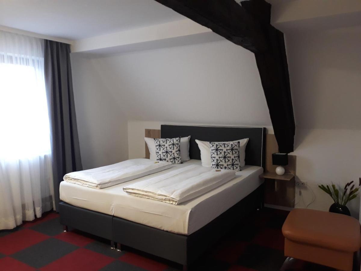 Hotel Luca Betzenstein Bagian luar foto