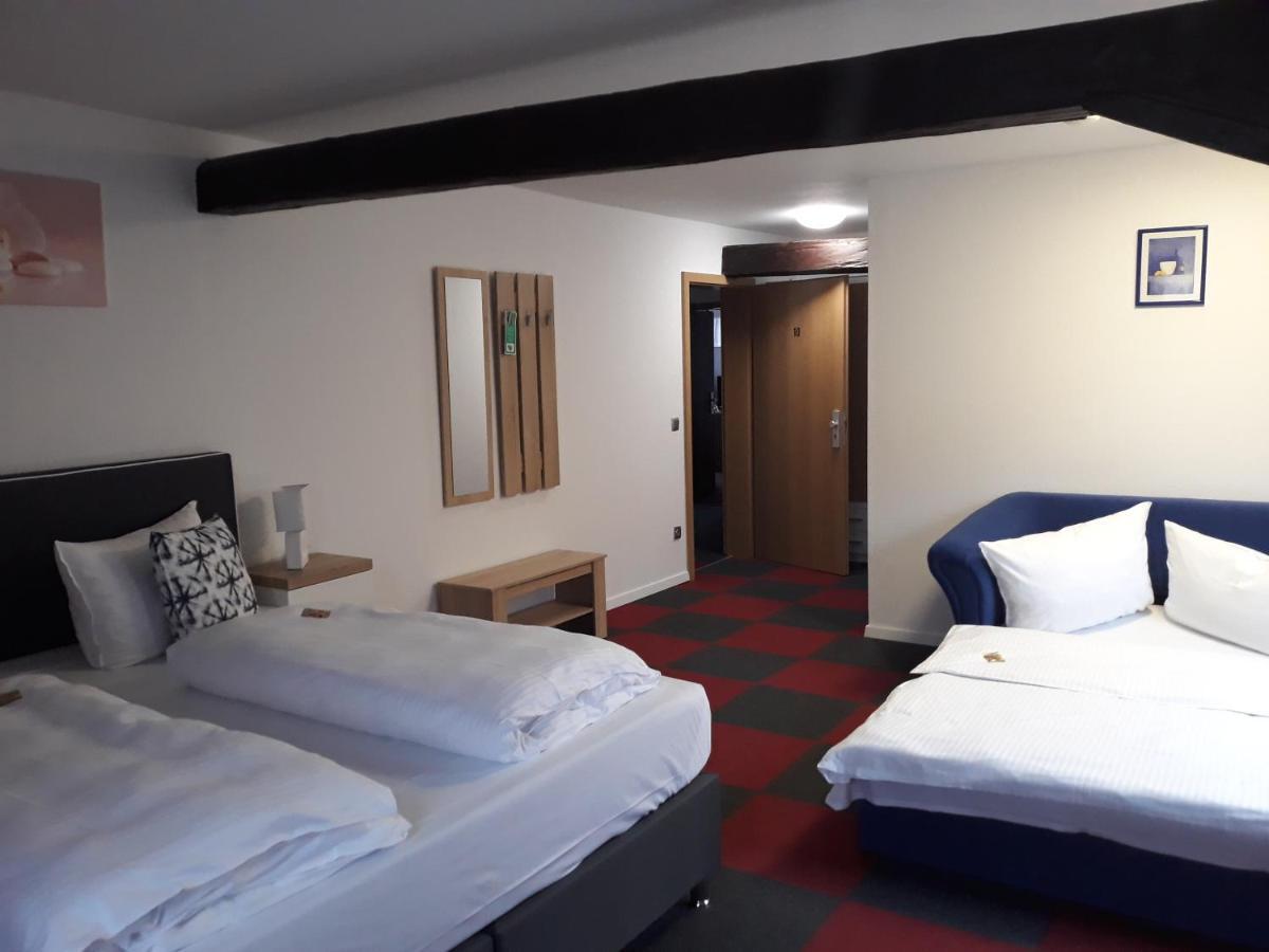 Hotel Luca Betzenstein Bagian luar foto
