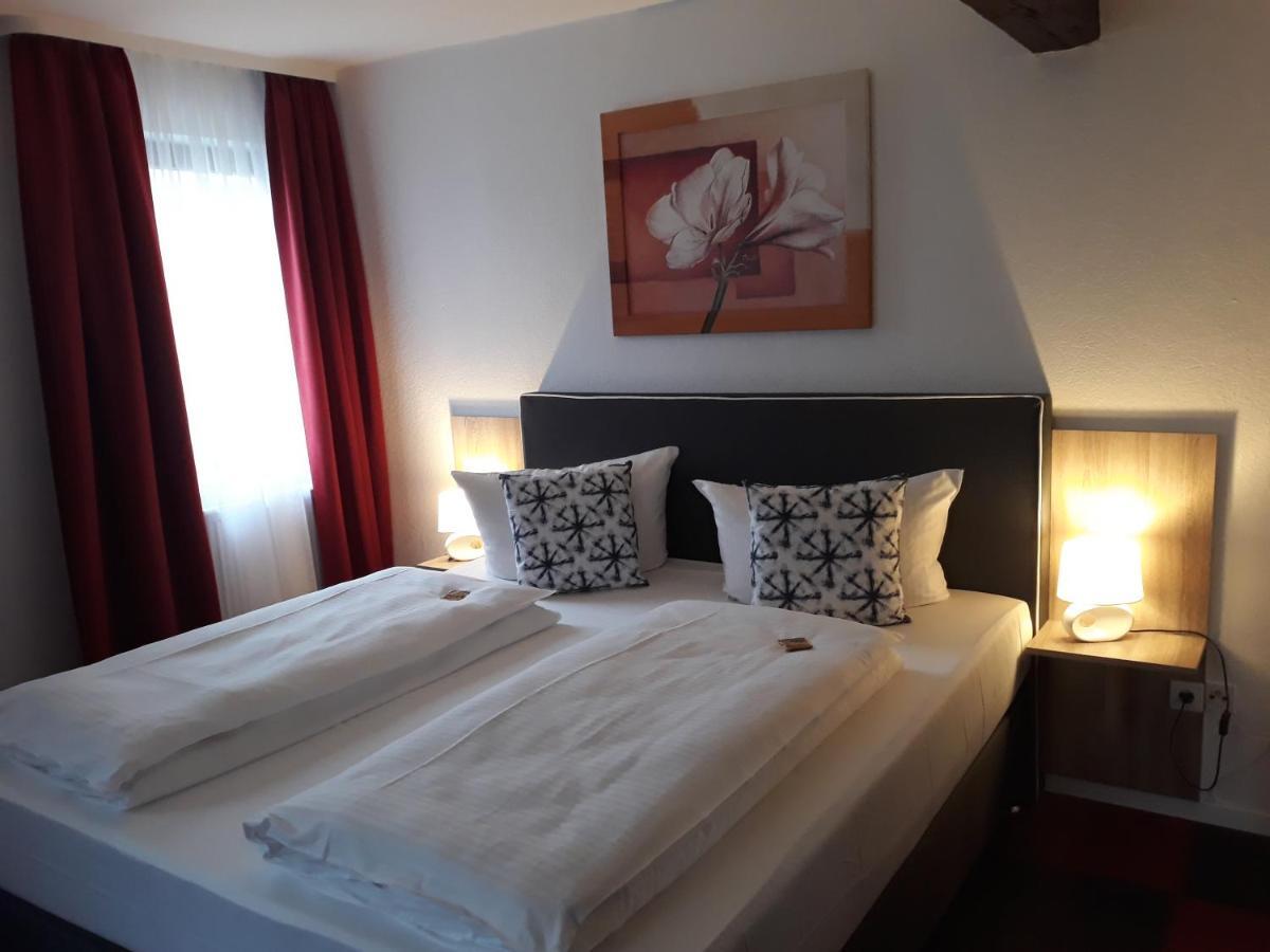 Hotel Luca Betzenstein Bagian luar foto